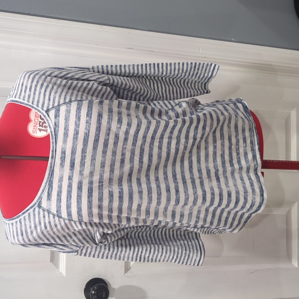 Lucy & laurel Top Med